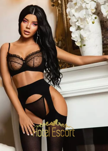 Petite Young Amsterdam Hotel Escort Enie